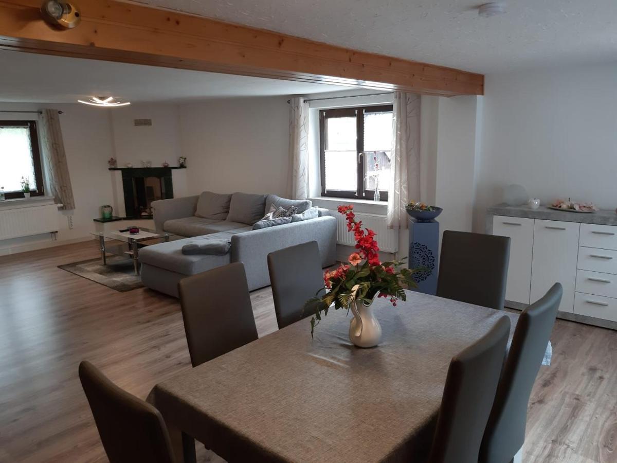 Familienfreundliche Ferienwohnung Zschorlau Luaran gambar